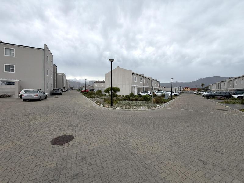 3 Bedroom Property for Sale in Heathfield Western Cape